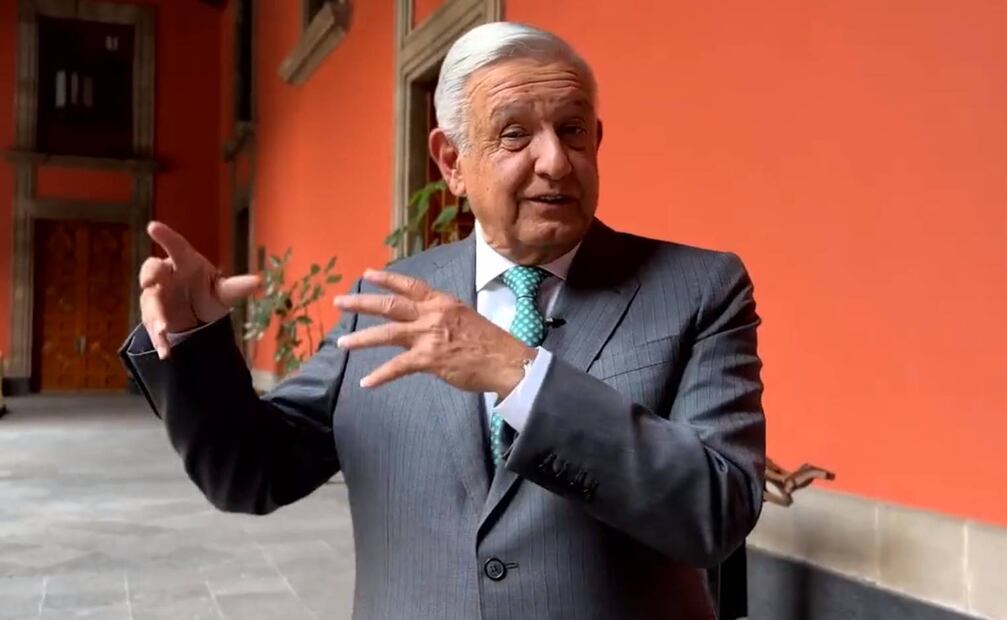 El mandatario rechazó ser trasladado en camilla y ambulancia a un hospital cuando sufrió el desmayo, explicó / Captura de pantalla
