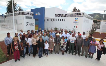 Entregan más de 6 mil plazas a trabajadores de salud en Puebla