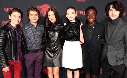 El abrazo de Millie Bobby Brown y David Harbour marca el estreno donde Netflix presentó el inicio de "Stranger Things 5"