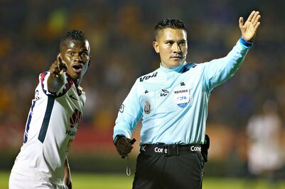 Afición de América abuchea a Darwin Quintero