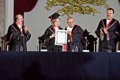 Entra Arely Gómez a Legión de Honor