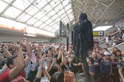 Víctimas del Dr. Cerebro mueven el esqueleto en el Metro