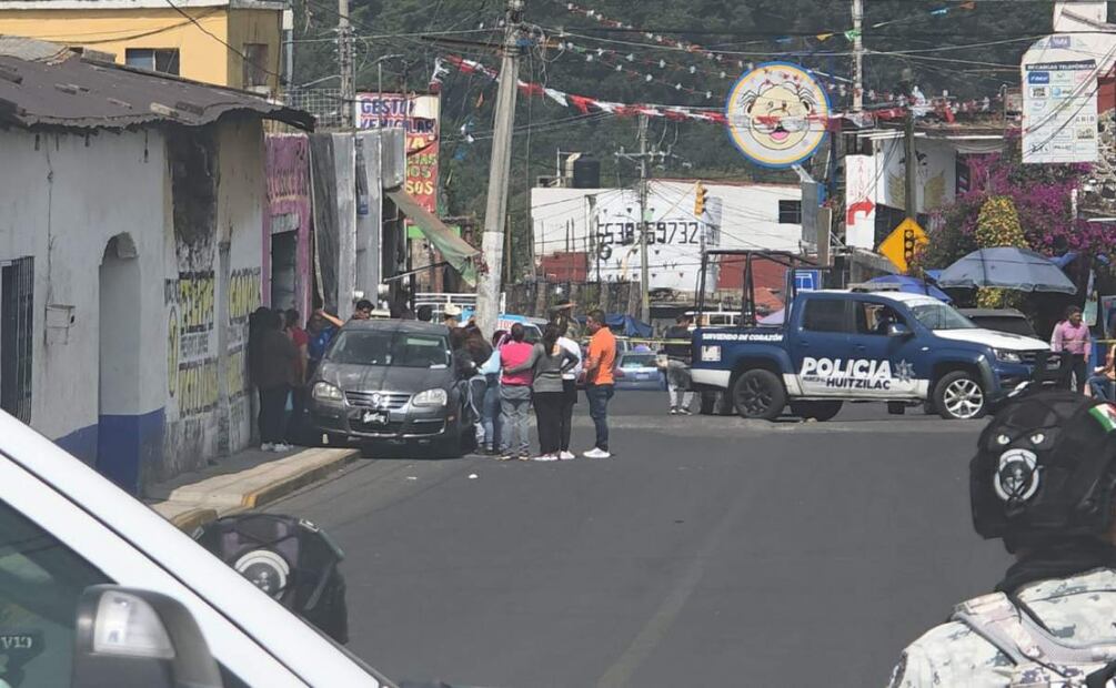 Ayer, un grupo armado atacó a 4 hombres que viajaban en auto en Huitzilac, Morelos (23/05/2025). Foto: Especial