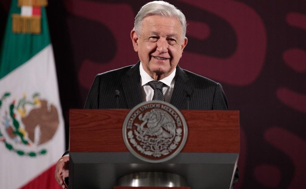 AMLO en sus conferencias matutinas del 9 y 11 de mayo incurrió en uso indebido de programas sociales y coacción del voto. Foto: Presidencia