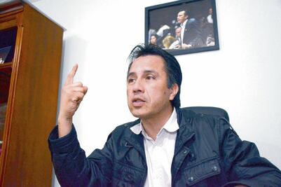 “Yunes es igual o un poquito peor que Javier Duarte”, dice Cuitláhuac García