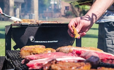 Super Bowl: Prepara la carnita asada como un experto con estos tips para encender el brasero