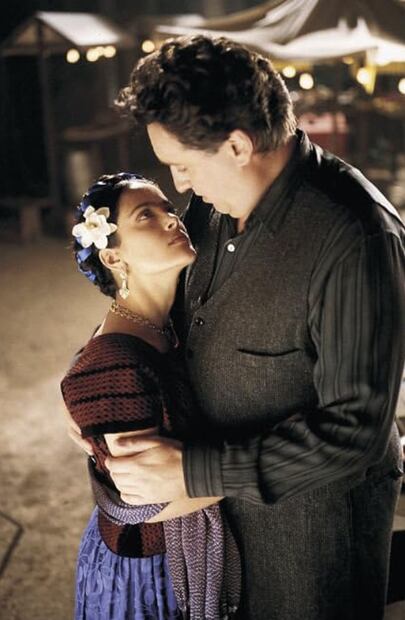 Salma Hayek y Alfred Molina dieron vida a Frida Kahlo y Diego Rivera en la película de 2002; "Frida".
Foto: IMDb