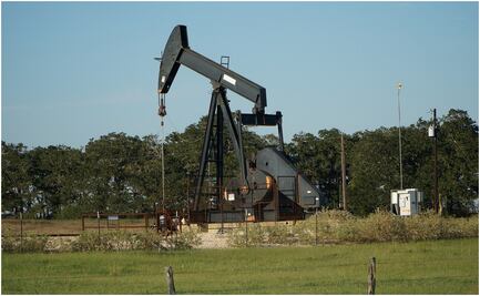 Brent cae hasta los 80 dólares por barril entre preocupación por demanda