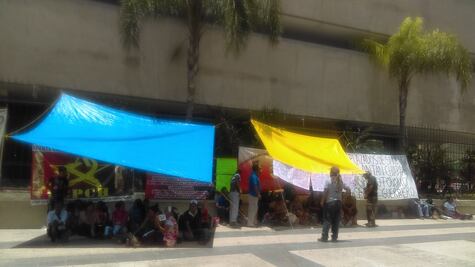 Indígenas desplazados realizan plantón en Chiapas