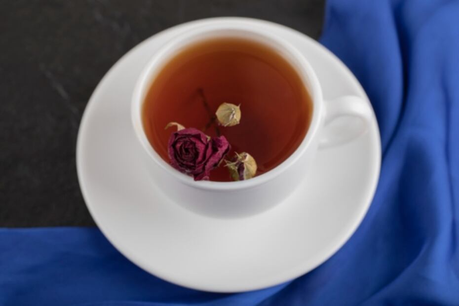 Conoce los beneficios de beber agua de rosas