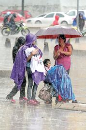 Por 'El Niño' seguirán lluvias en el país: Segob