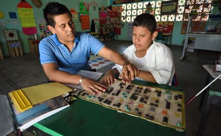 Heladio nació sin ojos... y sin límites