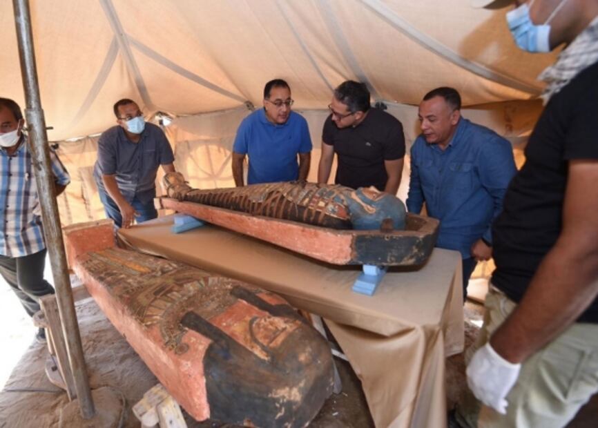 Descubren otros 80 sarcófagos cerrados de hace más de 2 mil años en Egipto