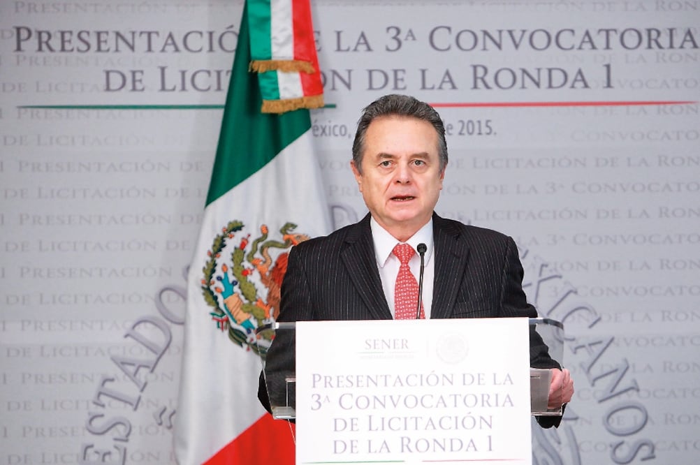 “Con la firma se hace realidad la participación de empresas privadas que aportarán experiencia, capital y tecnología para extraer crudo y gas del subsuelo” dijo el Secretario de Energía, Pedro Joaquín Coldwell (ARCHIVO EL UNIVERSAL)