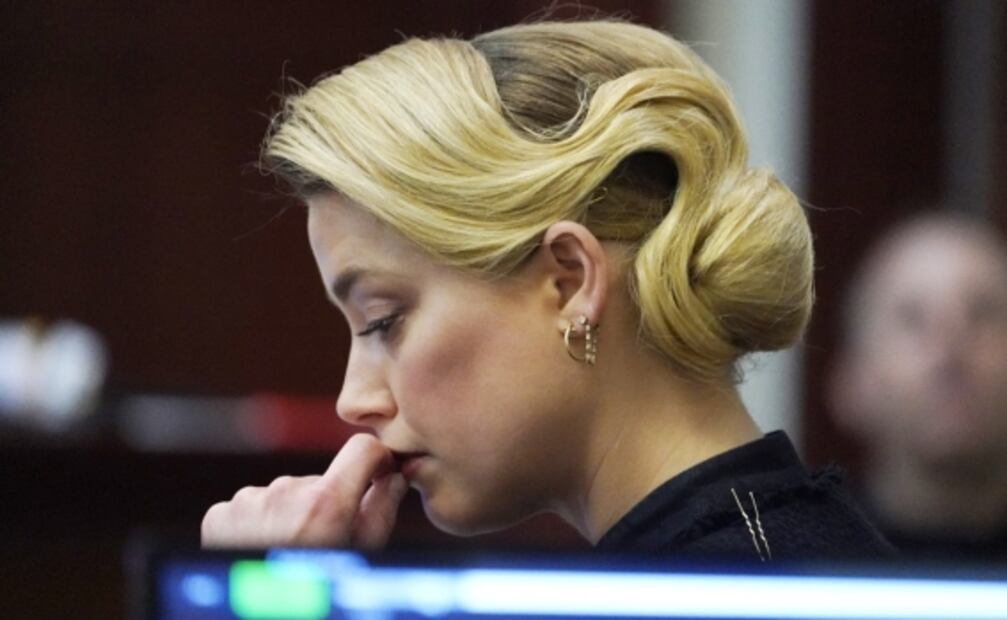 Johnny Depp se avergüenza al escuchar audios en los que insultó a su ex Amber Heard
