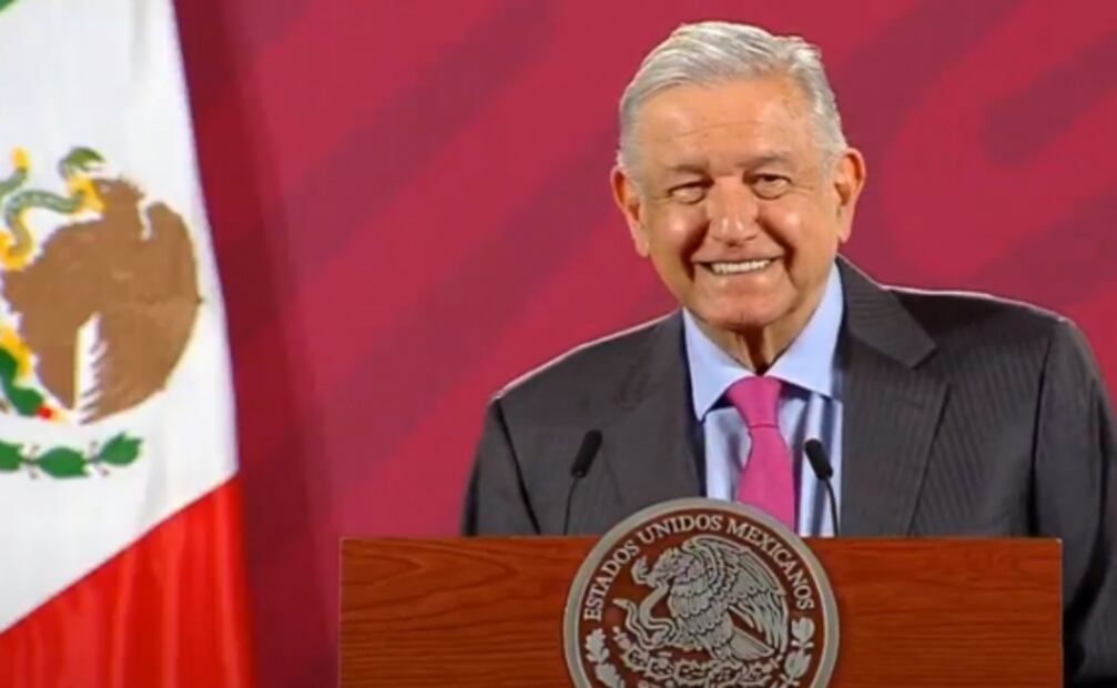 AMLO ríe de su “risa diabólica" y se lanza otra vez contra Narro