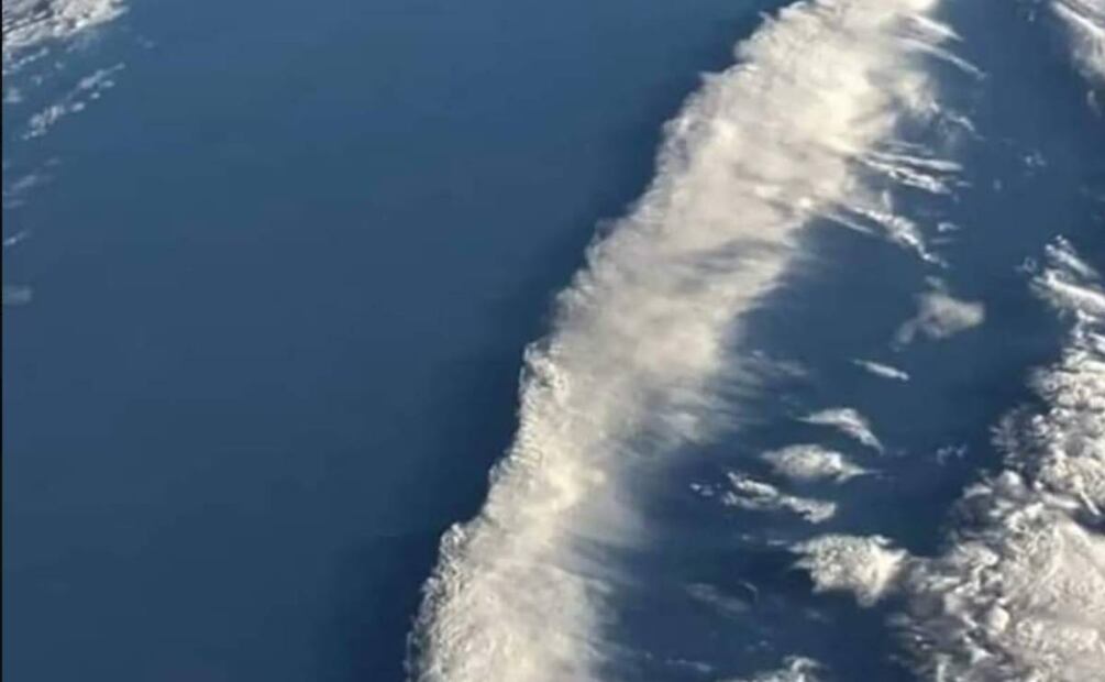 Así se ve un frente frío desde el espacio. Foto: @NASA Archivo/El Universal