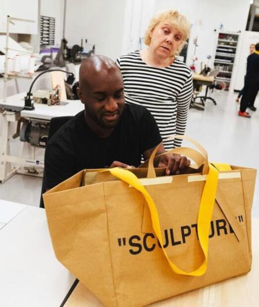 Ikea se despide de su icónica bolsa azul y estrena nuevo diseño