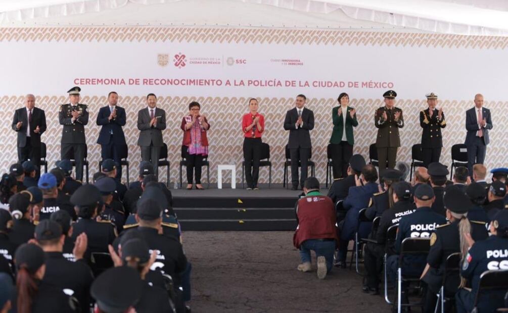 Ernestina Godoy, comentó que fueron reconocidos 15 elementos de la Policía de Investigación. Foto: Especial
