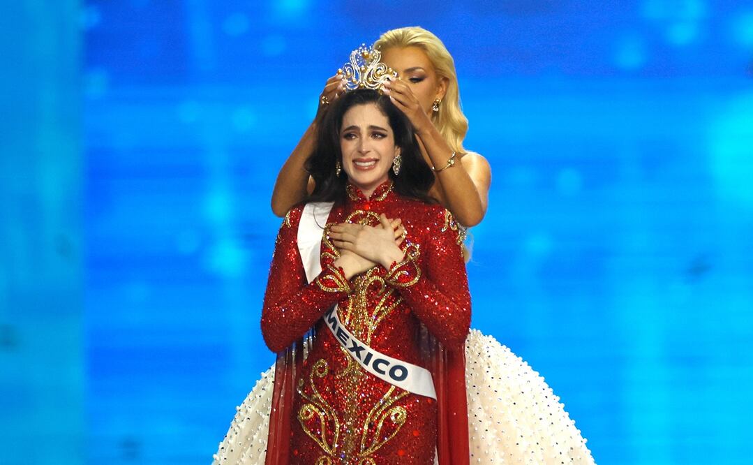 Fátima Bosch se convierte en la cuarta mexicana en coronarse como Miss Universo. Foto: EFE/.
