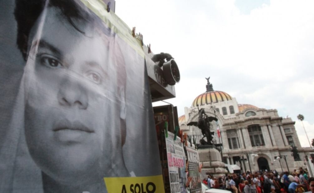 A 30 años del disco en Bellas Artes, Juan Gabriel "vive"