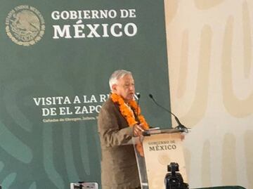 Abuchean en evento a gobernador de Jalisco; AMLO pide respeto a asistentes