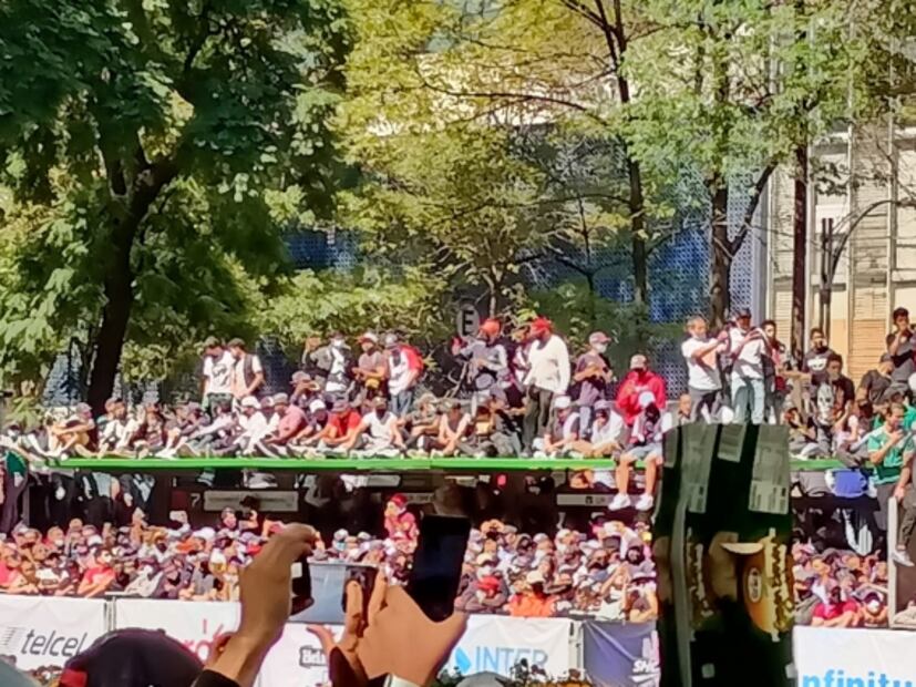 Así se vivió el Show Run de Checo Pérez en Paseo de la Reforma
