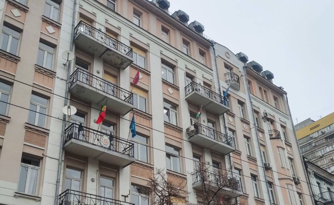 Ataque ruso deja con daños algunas embajadas en Kiev. Foto: EFE