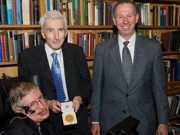 Destaca Foro Consultivo a Stephen Hawking como gran generador de ideas