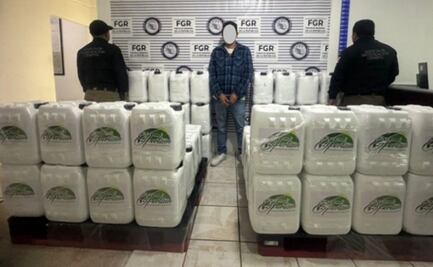 Aseguran en Sonora más de mil 200 litros de metanfetamina con un valor superior a los 7 mdp; el chofer está detenido