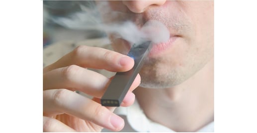 Indagan en EU muertes por uso de cigarro electrónico 