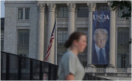 Casa Blanca estima despedir a 10 mil trabajadores por cierre de gobierno en EU