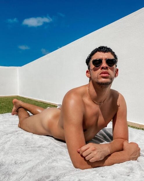 Niurka se inspira en Bad Bunny y toma el sol en bikini
