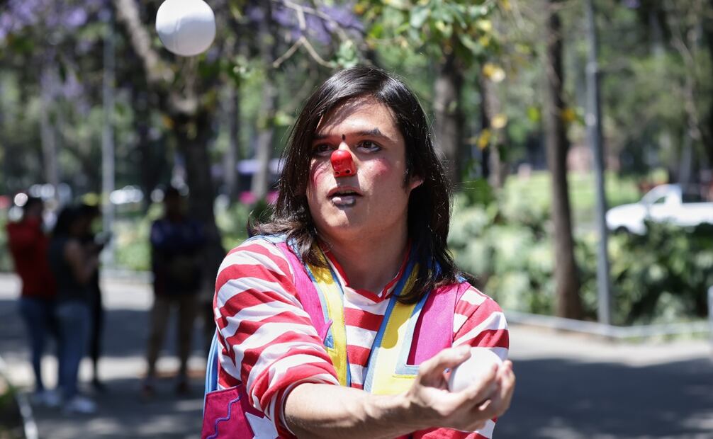 Protesta de la compañía Cielo de Mente por incumplimiento de acuerdos por parte de la secretaria de cultura de la CDMX en avenida de la paz número 62. Foto: Fernanda Rojas/ EL UNIVERSAL.