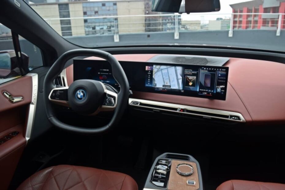 A prueba: BMW iX 2022, una revolución electrificada