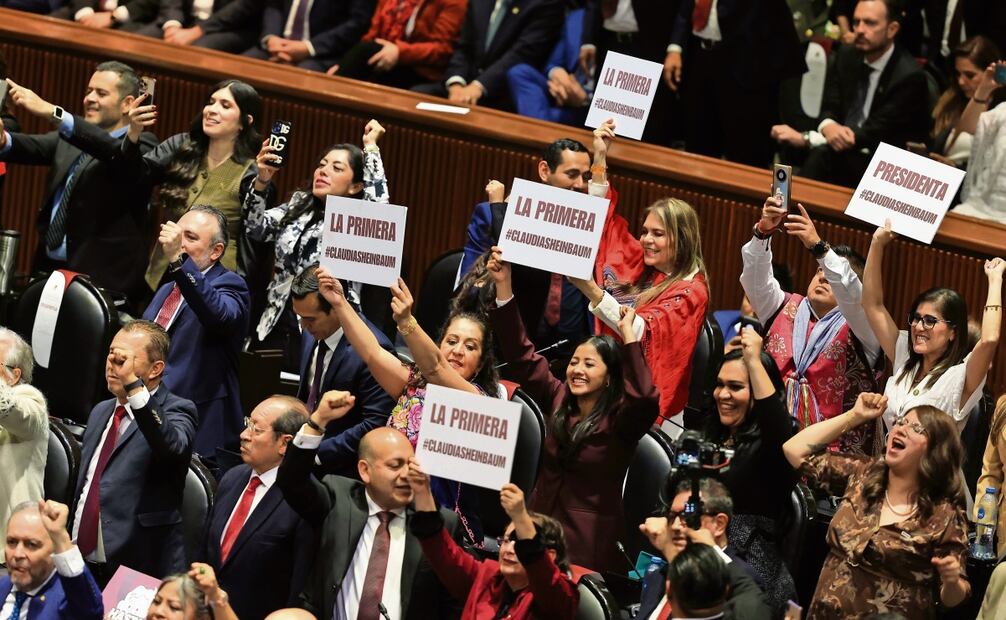 Algunas legisladoras celebraron el hecho de que una mujer haya alcanzado la primera magistratura del país. Foto: Berenice Fregoso / EL UNIVERSAL