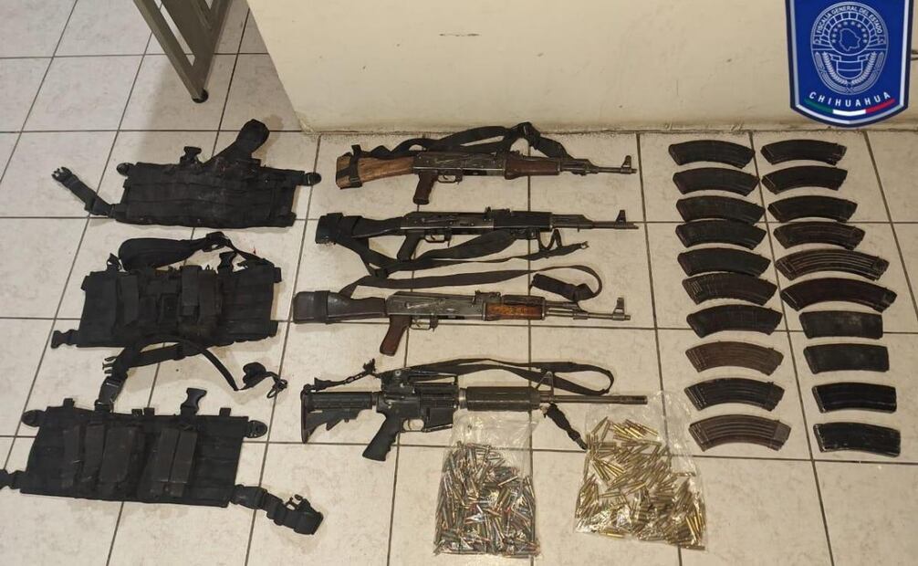 Las dos personas fallecidas al igual que los detenidos dentro del término legal de la flagrancia por el delito de tentativa de homicidio y posesión de armas de fuego exclusivas del Ejército. Foto: Especial.