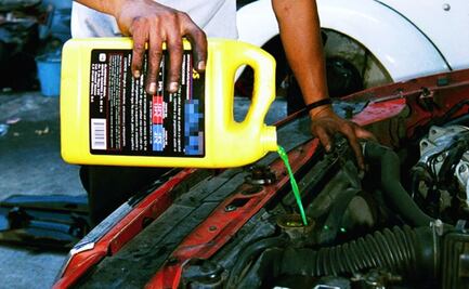 ¿Cada cuánto tiempo se debe cambiar el anticongelante?