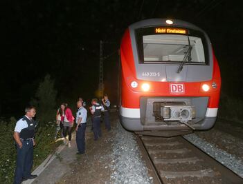 Hombre apuñala a pasajeros de tren en Alemania