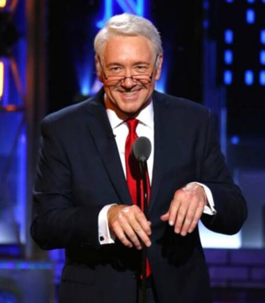 Frank Underwood aparece en los Premios Tony 2017