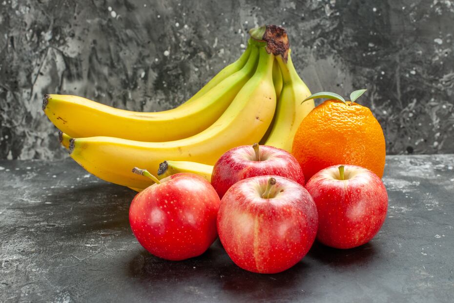 Los ingredientes como betabel, naranja y manzana aportan color, sabor y nutrientes a esta bebida típica. Foto: Freepik
