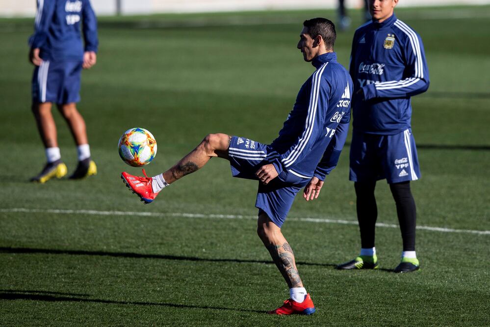 Ángel Di María durante el entrenamiento de hoy con la Selección de Argentina. Foto: EFE 