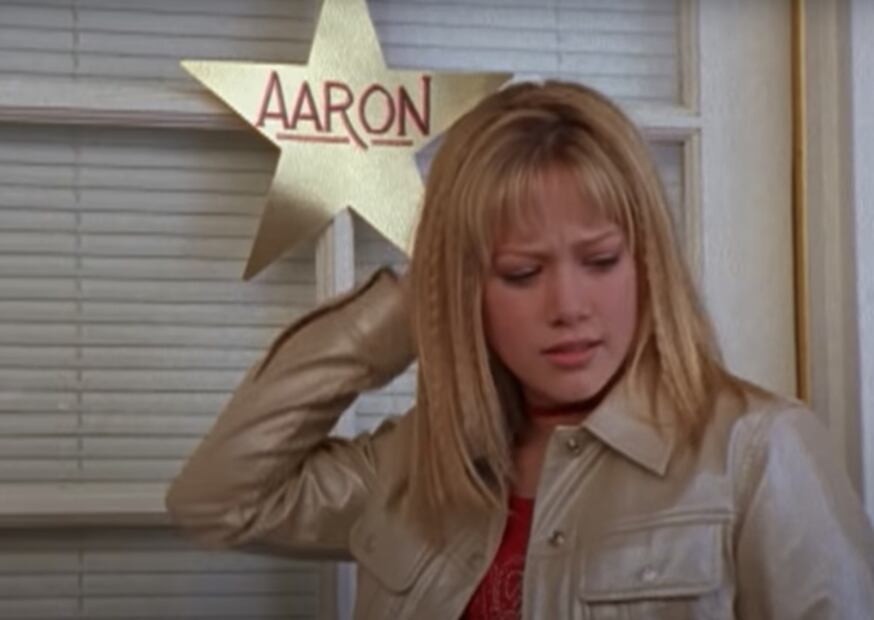 Fanáticos recuerdan cuando Aaron Carter grabó un icónico video navideño para la serie “Lizzie McGuire” en la década de los 2000