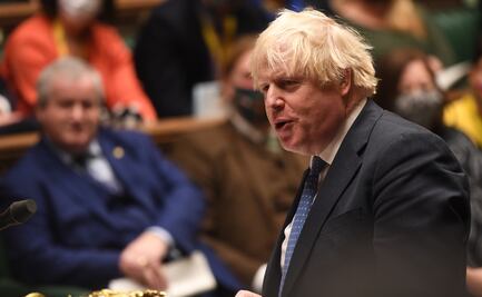 Boris Johnson convoca a reunión de crisis tras muerte de al menos 31 migrantes