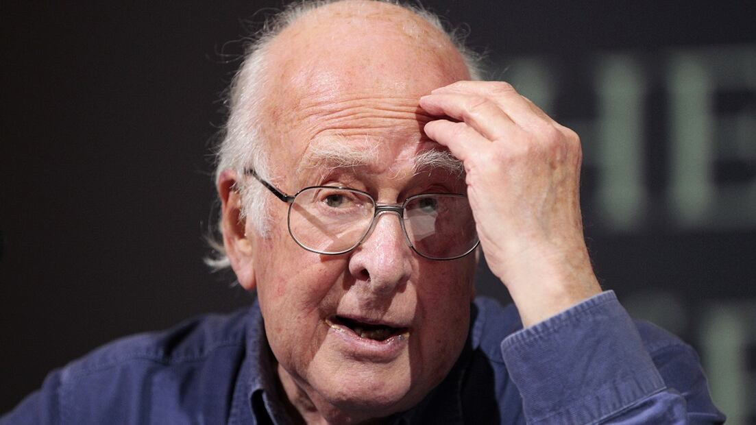 Peter Higgs, ganador del Premio Nobel de Física. Foto: EFE,