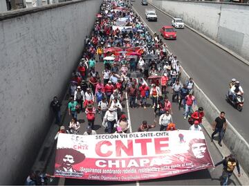 Marcha CNTE a San Lázaro; encabeza protestas por Sexto Informe