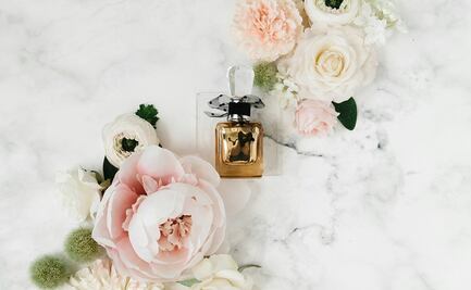 Perfumes florales y frutales que amarás llevar en 2024
