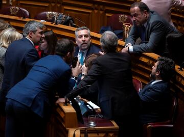 Cae gobierno de Portugal, tras perder moción de confianza; podrían convocar a elecciones anticipadas