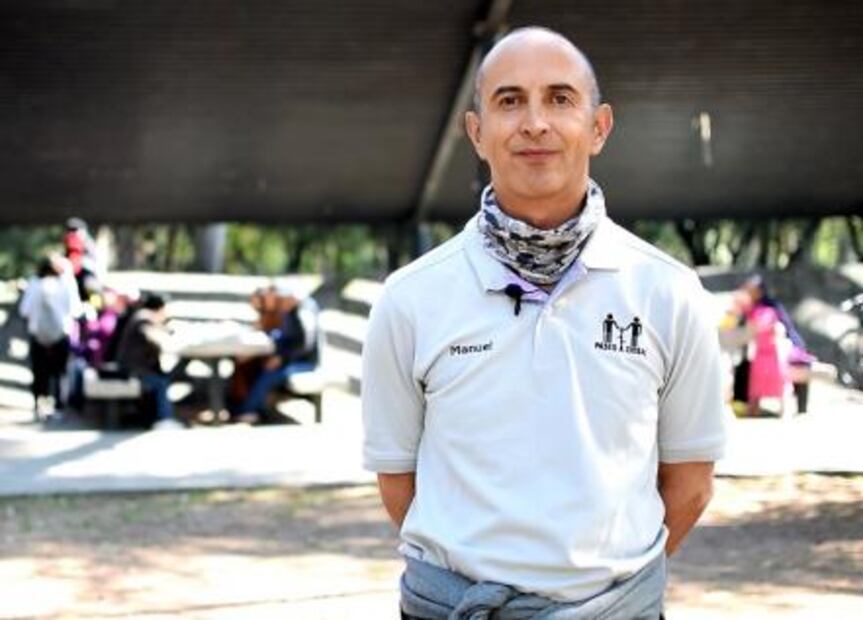 Ayudan a ciegos a pasear en bici por la ciudad