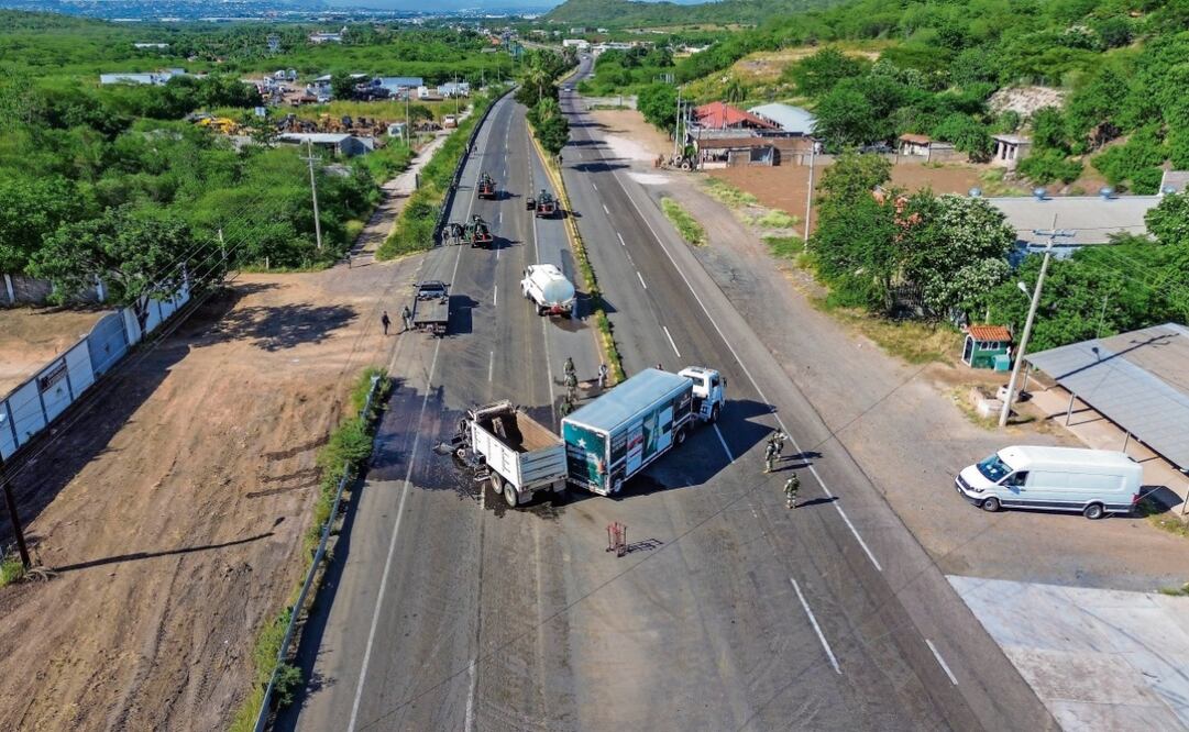 En las carreteras Culiacán-Eldorado y en la México-Nogales se reportaron bloqueos y ponchallantas. Foto: José Betanzos | Cuartoscuro